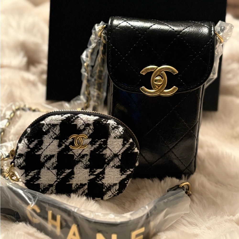 CC Boutique crossbody phone holder and houndstooth pouch (Gift with purchase) - Picture 2 of 4